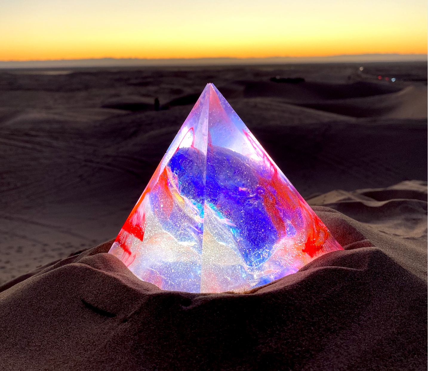 Custom LED Pyramid – Edge Of Paradise Store